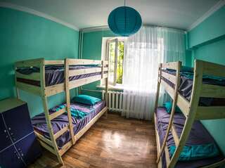 Хостелы Hostel Loco Алматы Кровать в общем номере с 4 кроватями-5
