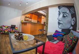 Хостелы Hostel Loco Алматы Двухместный номер эконом-класса с 1 кроватью-9