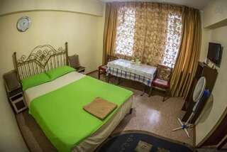 Хостелы Hostel Loco Алматы Стандартный номер-студио-7