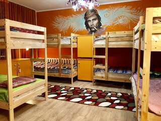 Хостелы Hostel Loco Алматы Кровать в общем 8-местном номере-6
