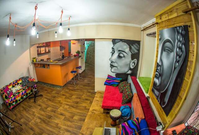 Хостелы Hostel Loco Алматы-12